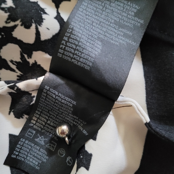 Size 2 - xs -  H&M Floral dress w/  tie belt black white - Picture 13 of 17